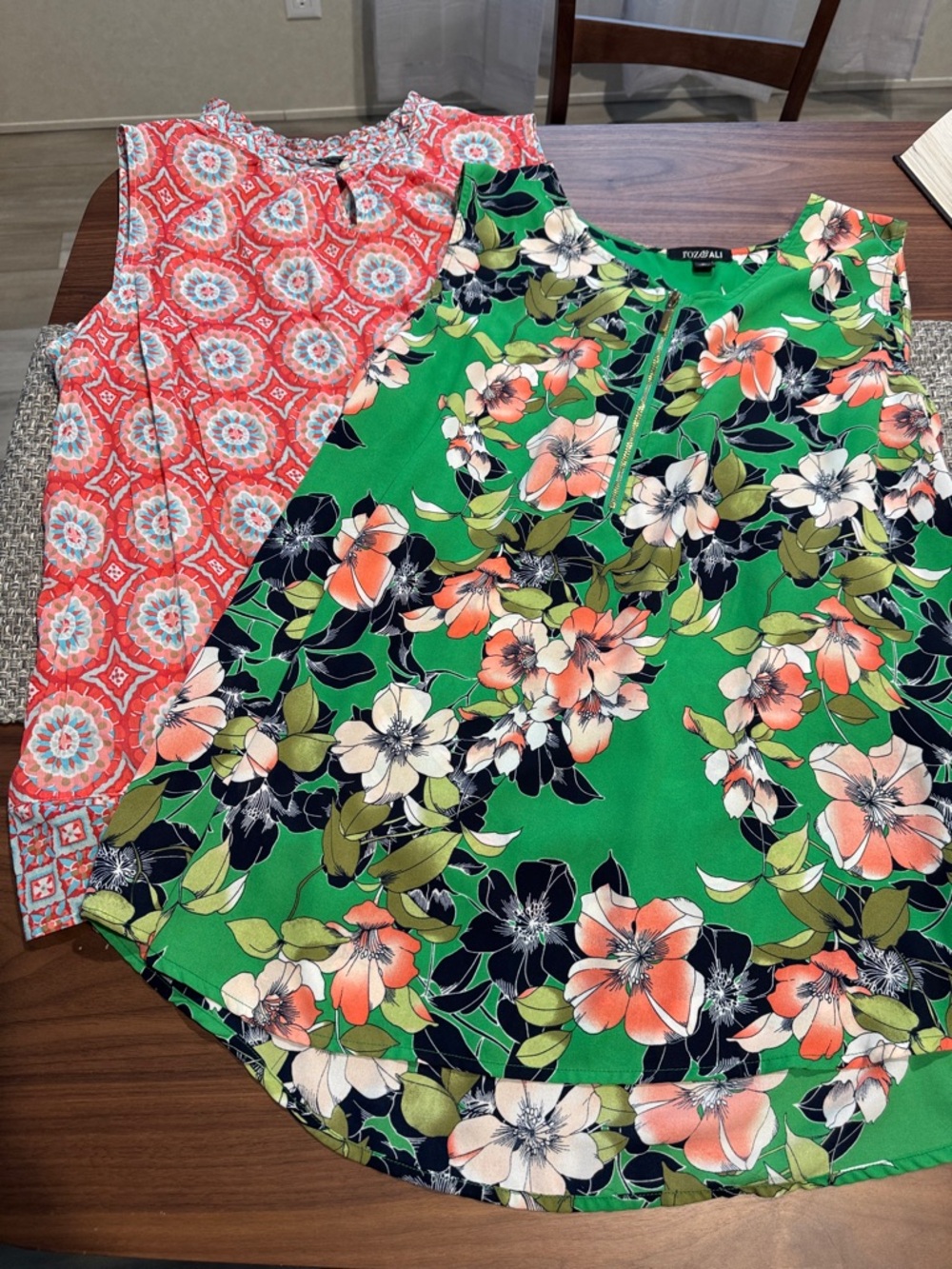 Summer sleeveless tops